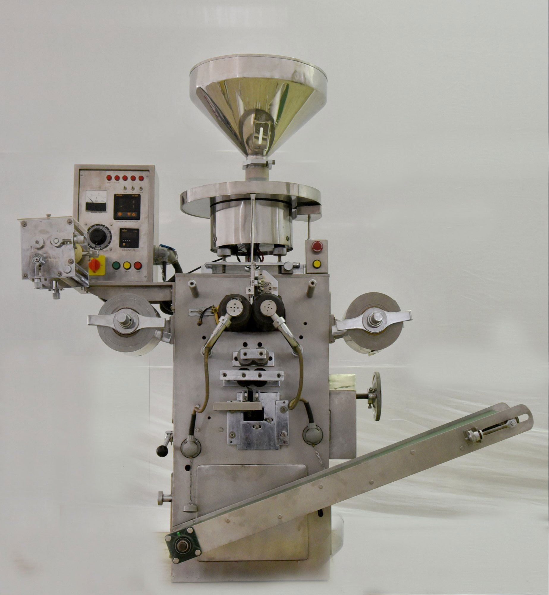 Manual & Automatic Packaging Machine Tools Supplier in Mumbai